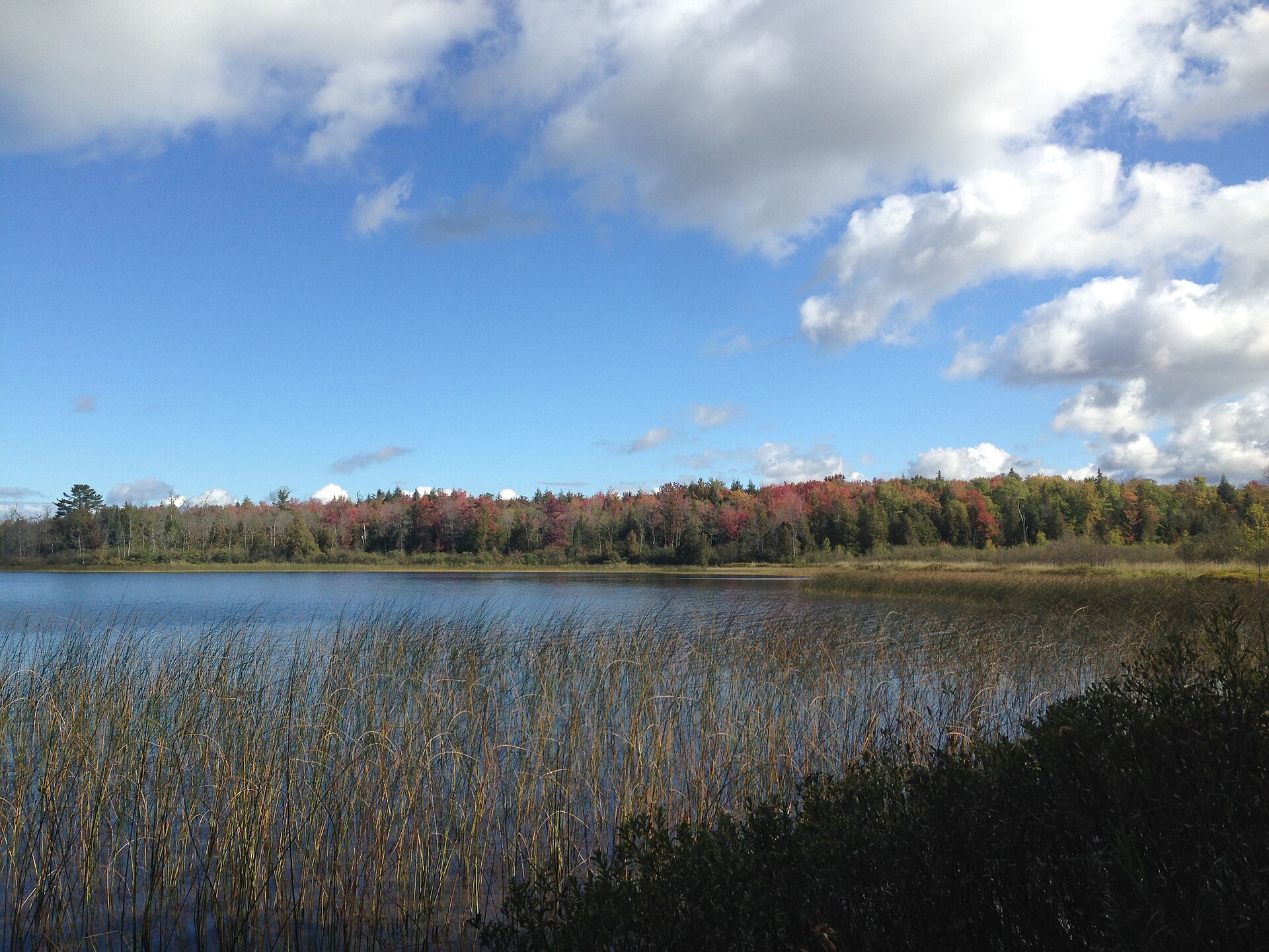 Au Train: A Quiet Bay Between the Big Attractions