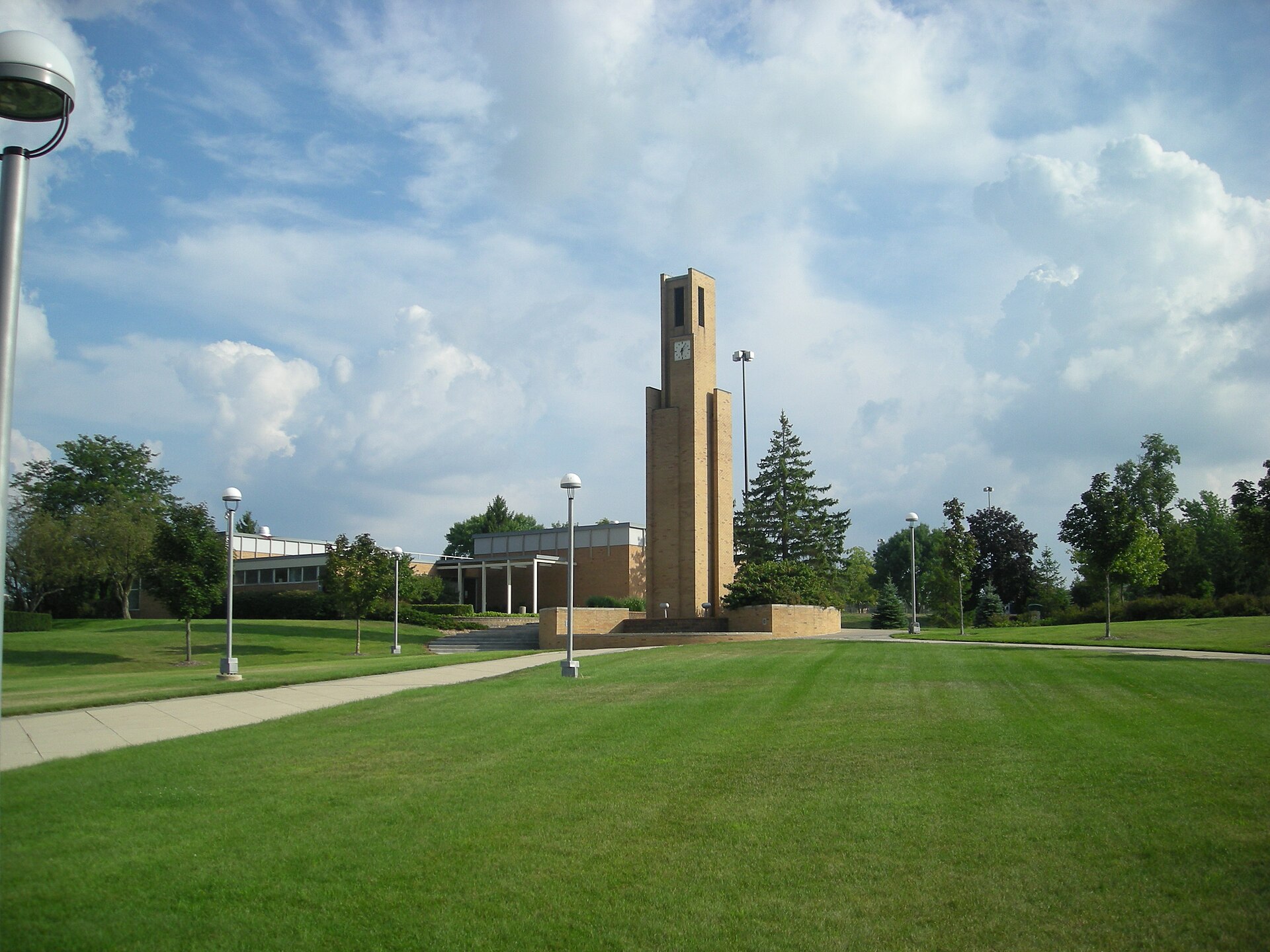 Big Rapids: A University Town on the Muskegon River