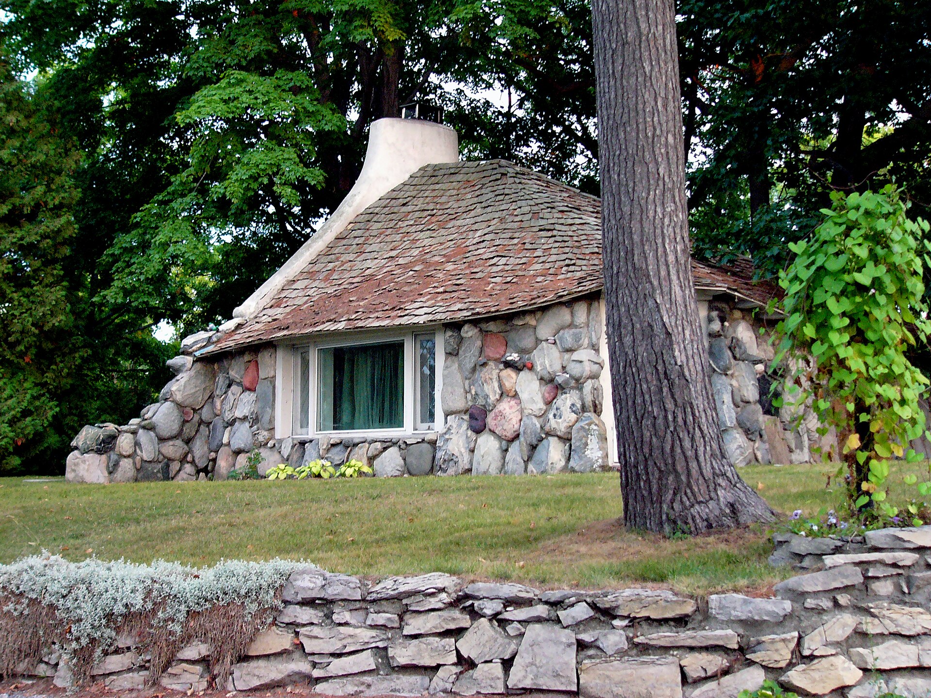Charlevoix and Boyne: A Lake Charlevoix Guide