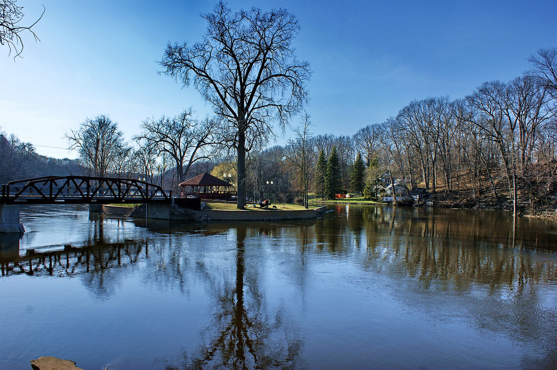 Island Park on the Grand River in downtown Grand Ledge, Michigan, seen from West River Street