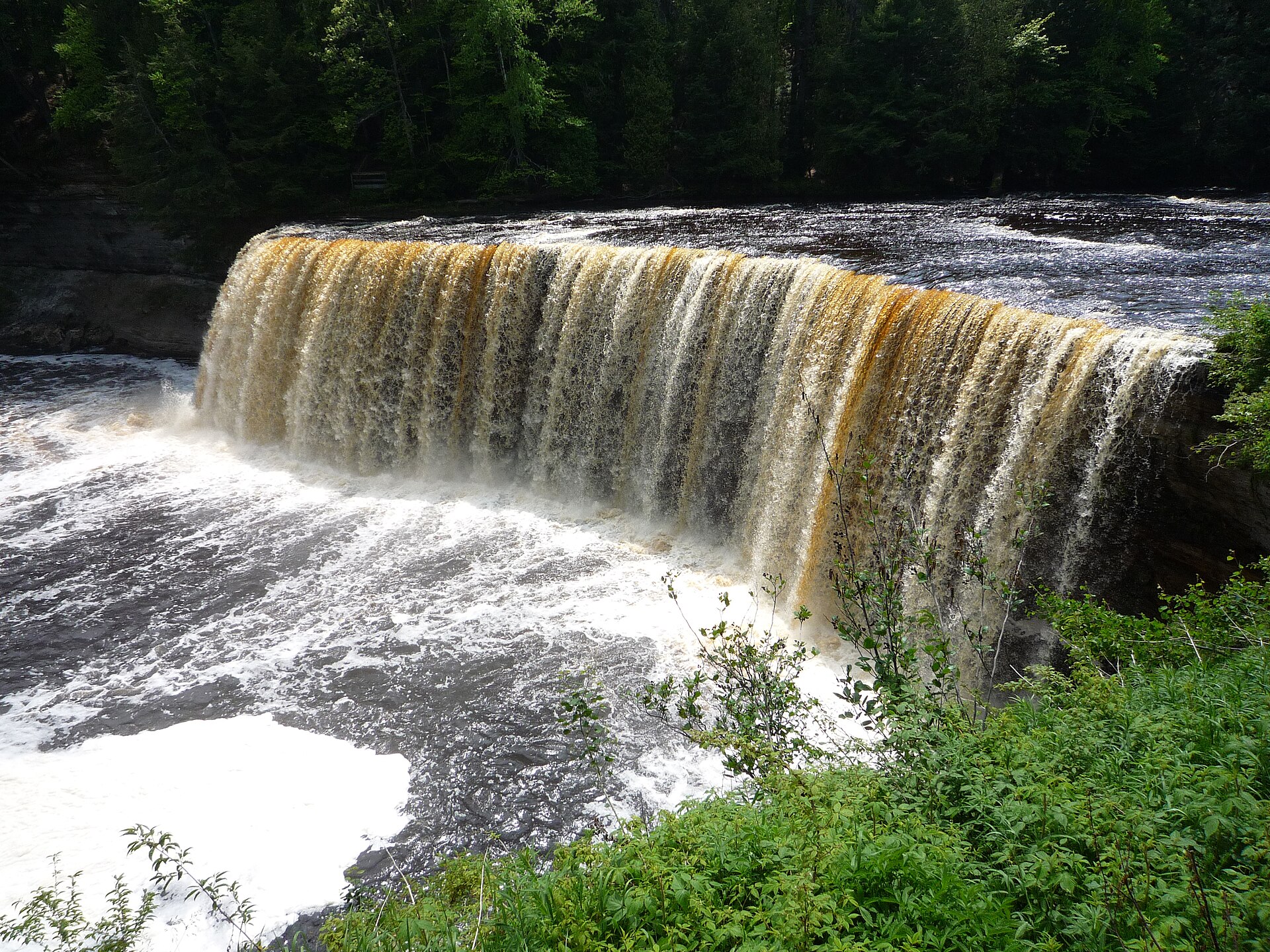 The Lake Superior Circle Tour: 516 Michigan Miles