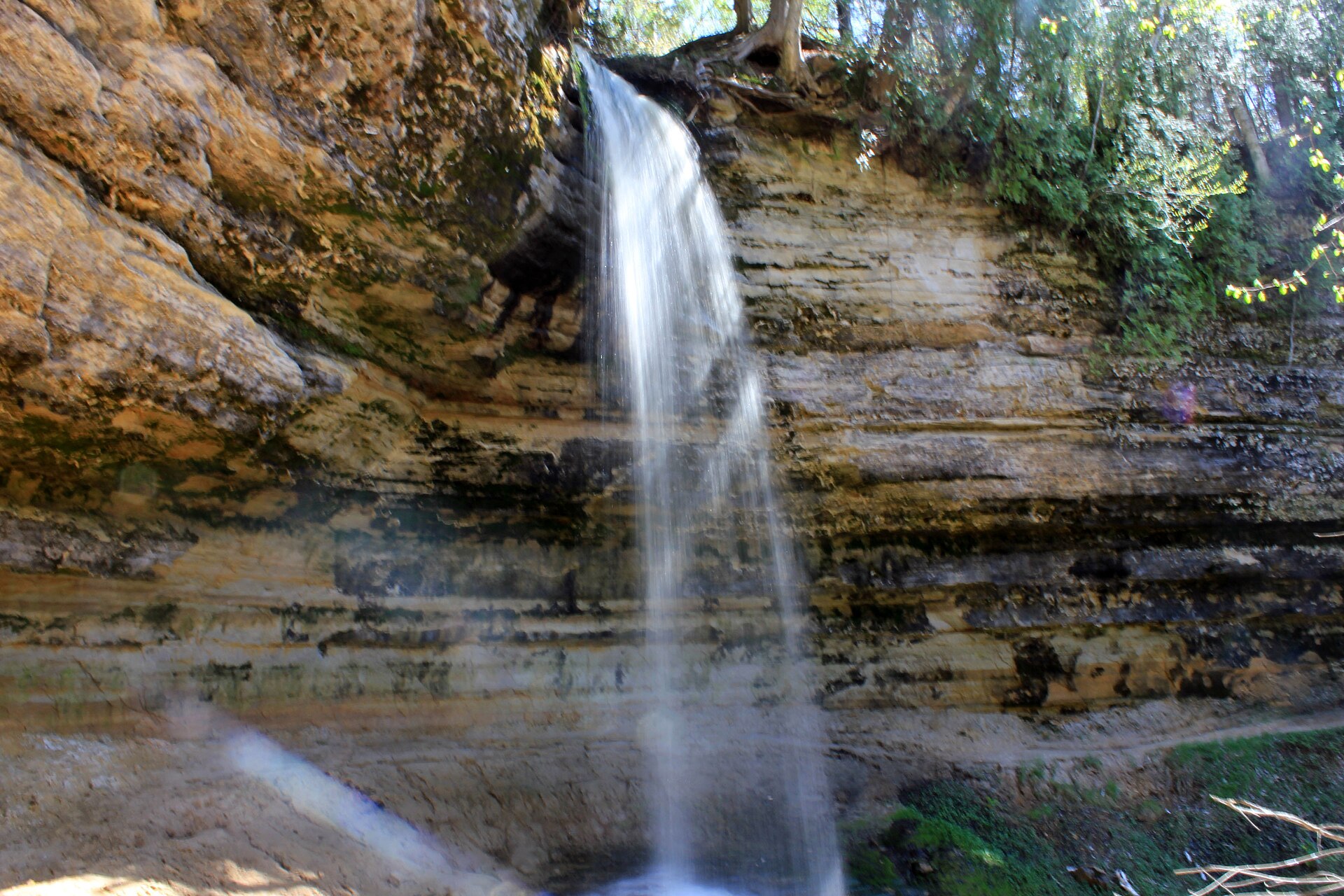 Munising & Pictured Rocks: Michigan's Sandstone Cathedral