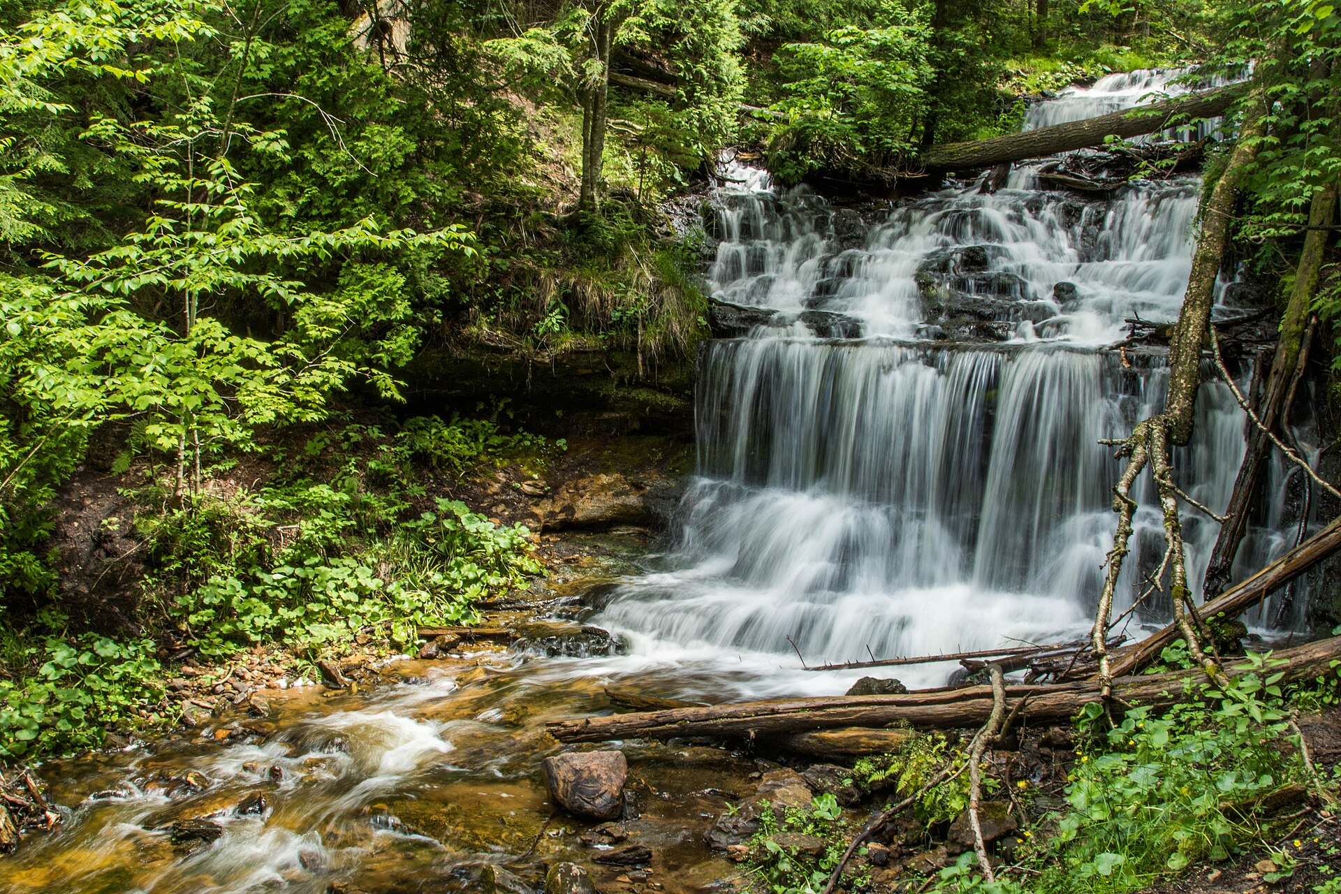 The Munising Waterfall Circuit: Four Falls in One Easy Day