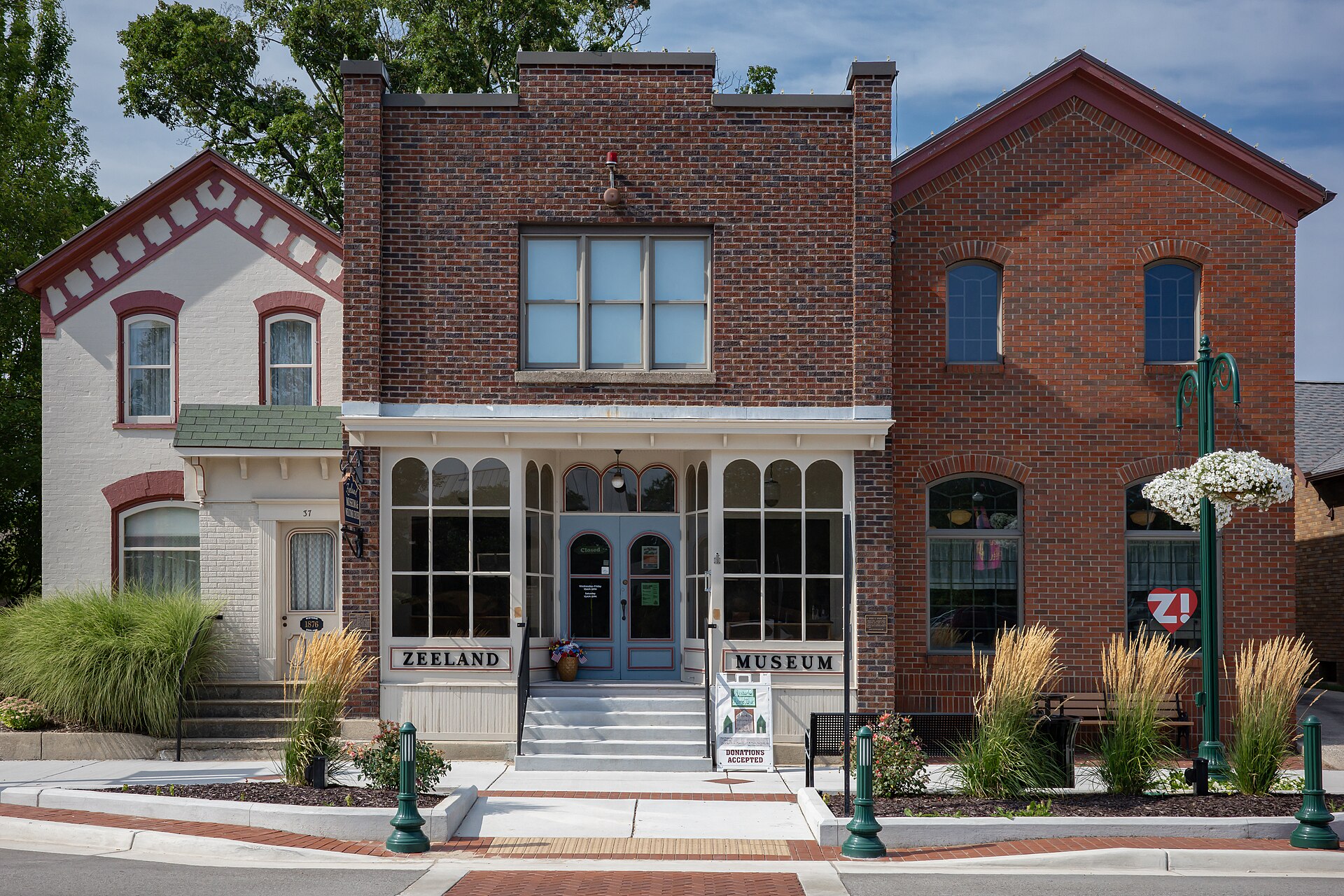 Zeeland: A Dutch Congregation's American Furniture Town